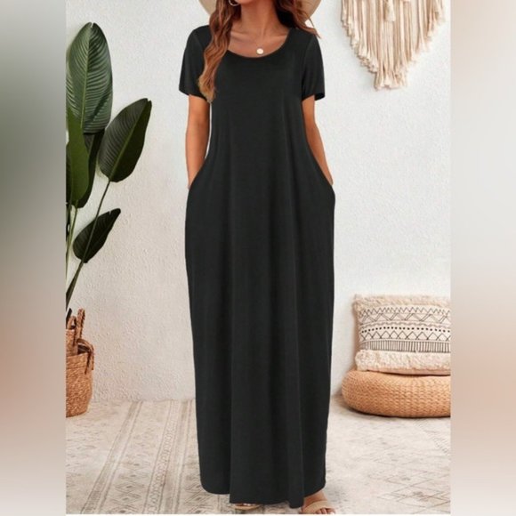Dresses & Skirts - Black Round Neck Hidden Pocket Maxi Tee Dress